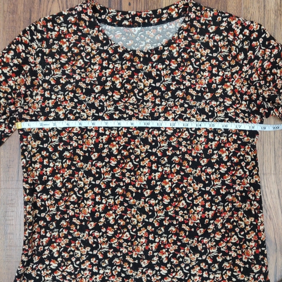 Mid Sleeve Flower Print Soft Round Neck Tee shirt - Picture 6 of 8